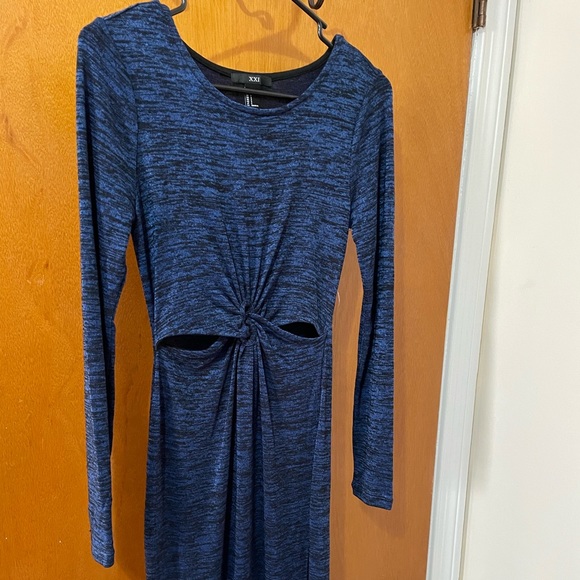Blue, long sleeve dress. - Picture 3 of 4